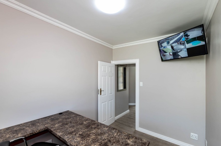 6 Bedroom Property for Sale in Dorchester Heights Eastern Cape